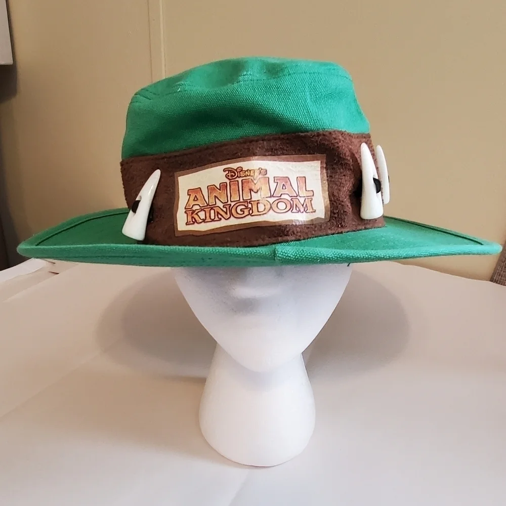DISNEY PARKS WALT DISNEY WILDLIFE SAFARI HAT. YOUTH. GREEN